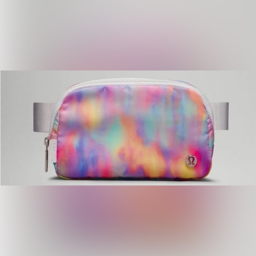 NWT Lululemon Everywhere Belt Bag 1L Prism Wash Print Multi / Vapor